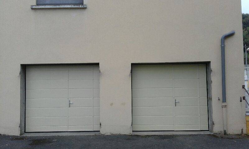 Installation de porte de garage sectionnelle à Beauregard