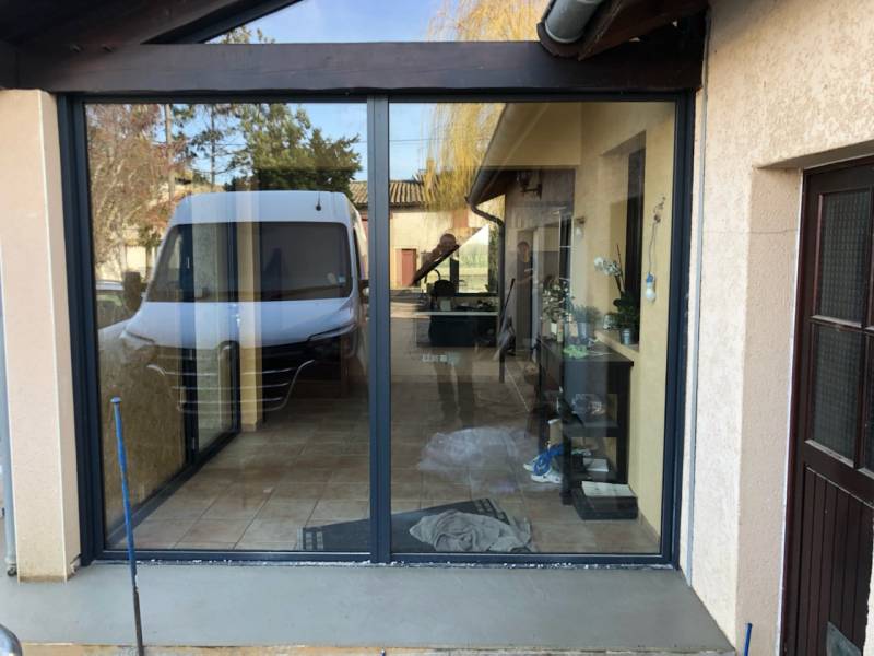 Rénovation de fenêtres pvc et aluminium et volets roulants gris anthracite