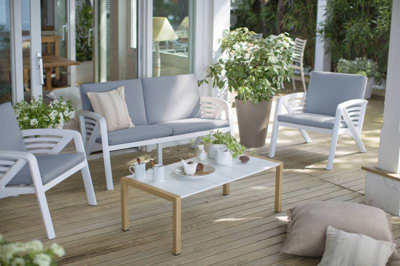 Salon de jardin à Mionnay