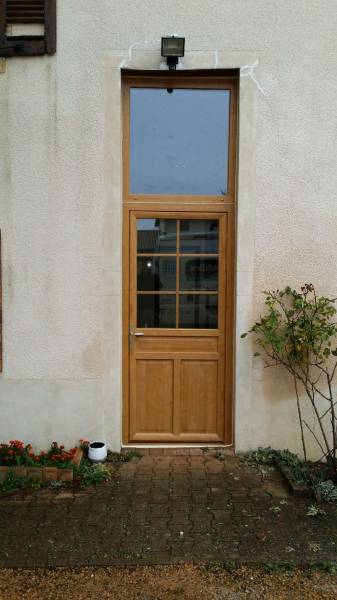 Porte d'entrée pvc ton bois clair