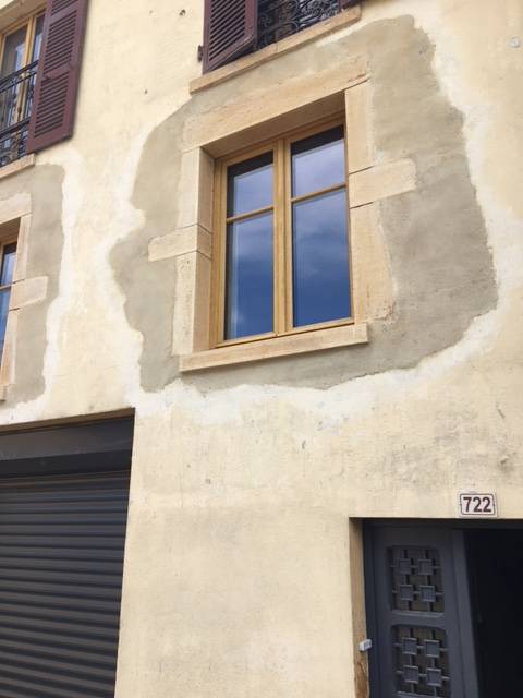 Fenêtre en bois en dépose totale à Jarnioux