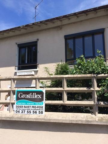 Installation de fenêtres pvc gris anthracite à Villefranche sur Saône