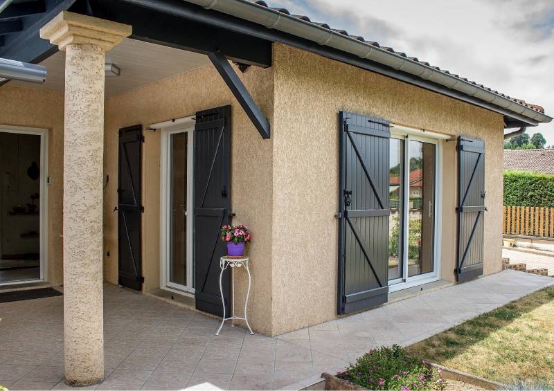 Fenêtre en pvc blanc rénovation à Frans