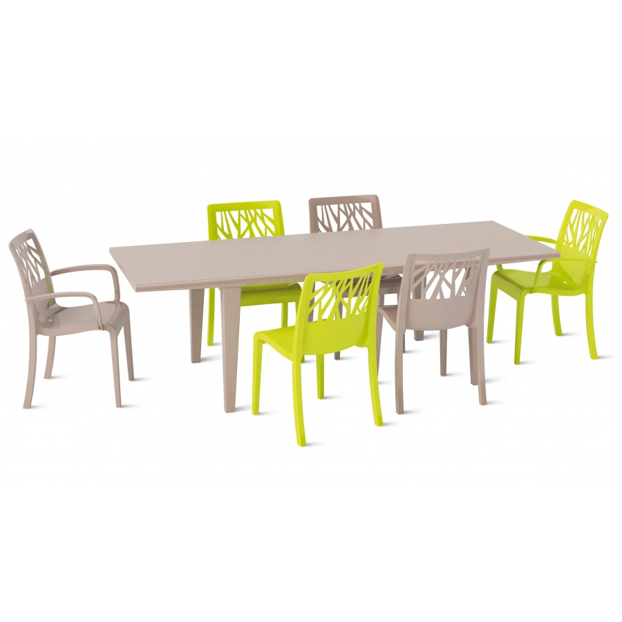 Salon de jardin à Eveux