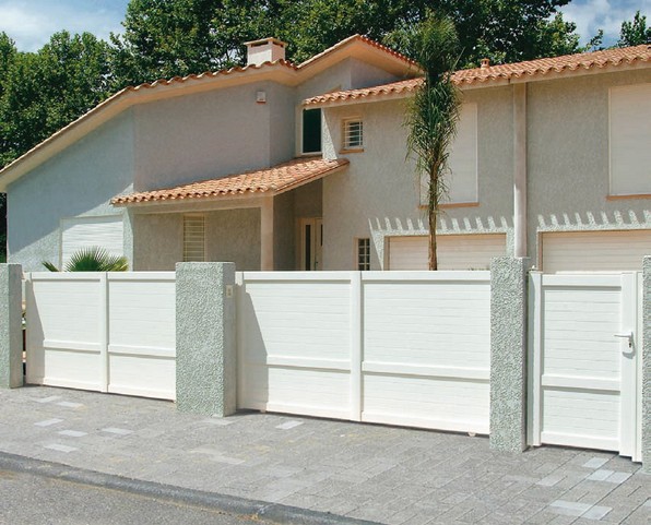 Portail coulissant aluminium laqué blanc